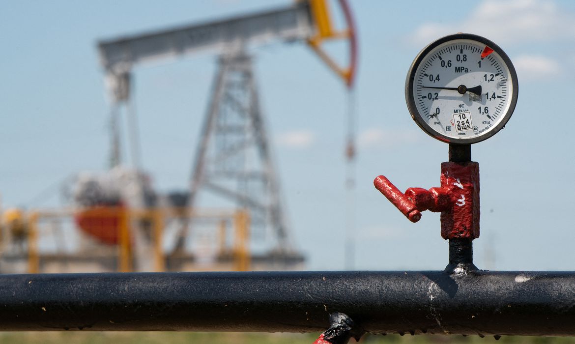 EUA anunciam sanções contra dois grandes grupos petrolíferos russos