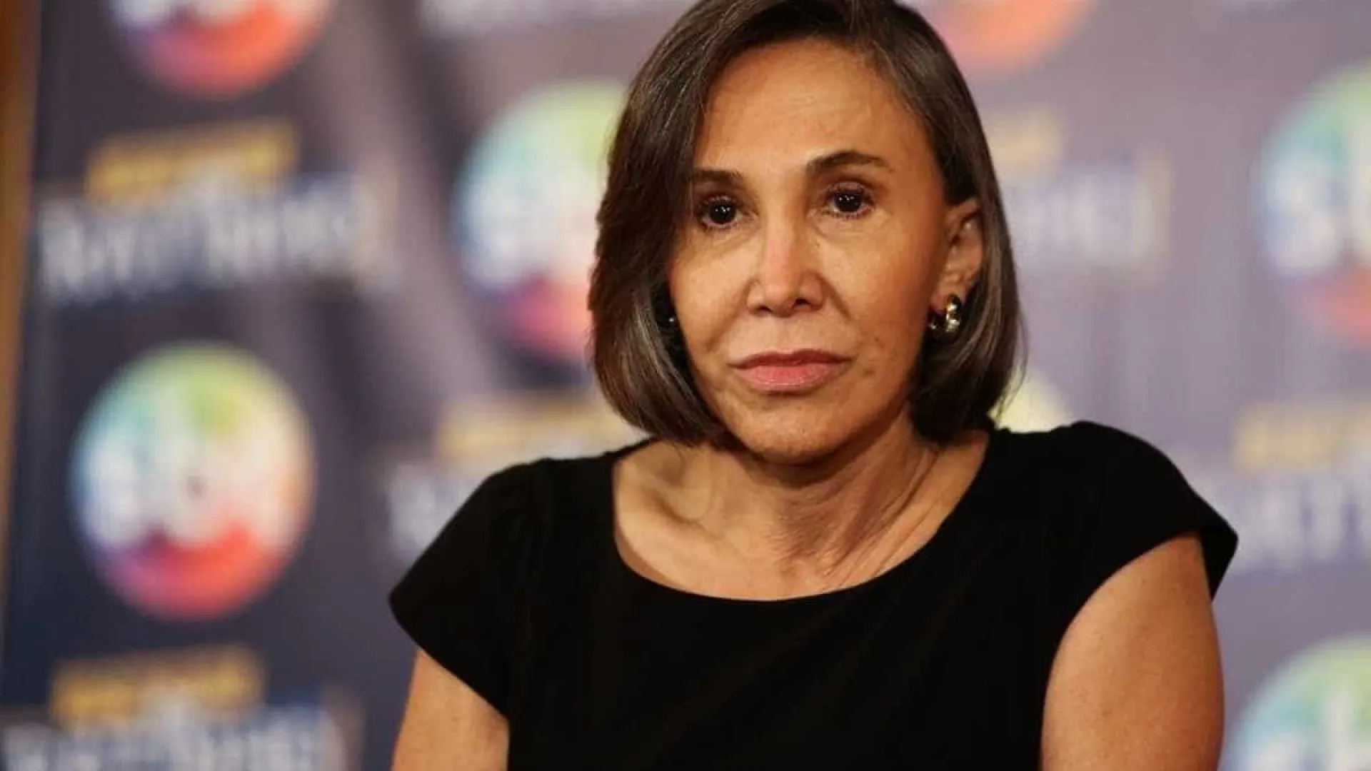 Intérprete de Dona Florinda vem ao Brasil com espetáculo sobre relação com criador de 'Chaves'
