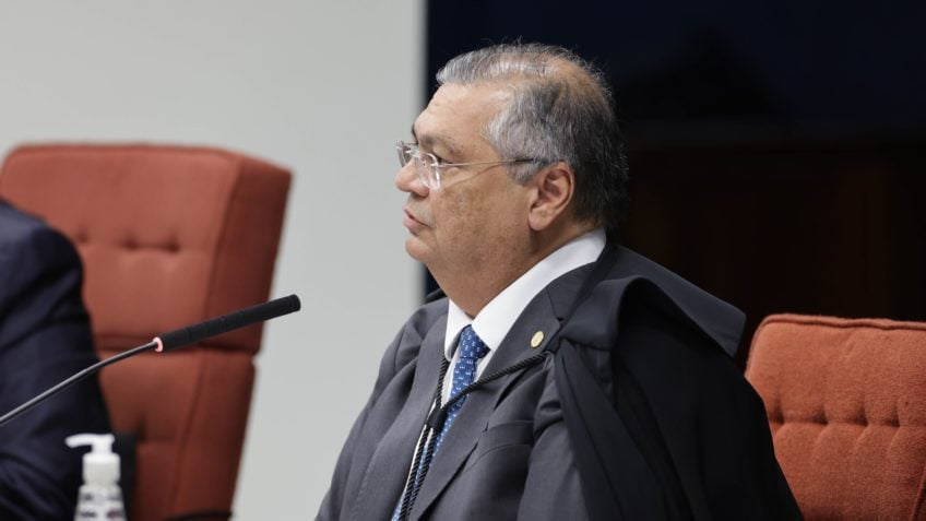 Desejávamos que Congresso tivesse feito o Marco Civil, diz Dino