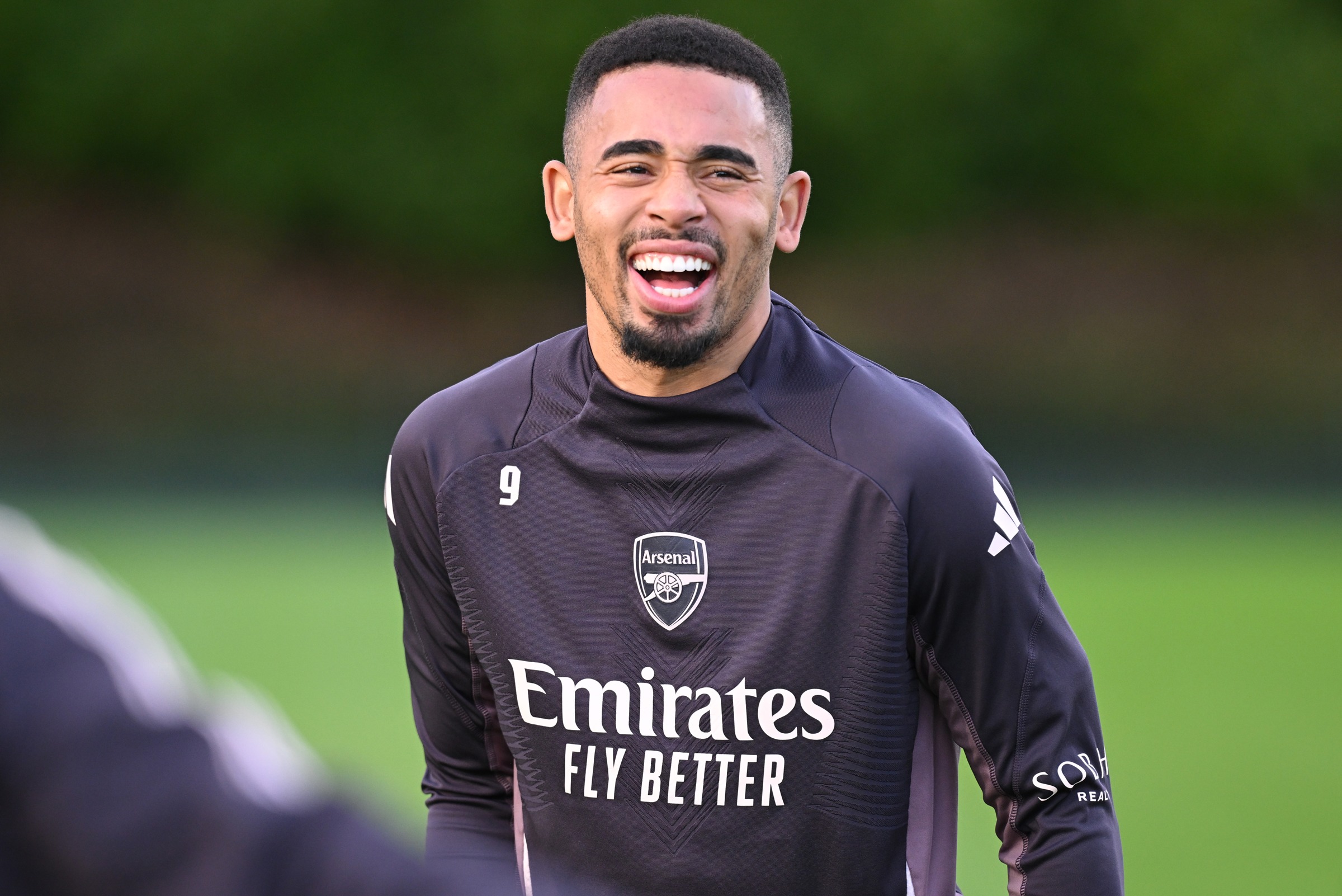 Gabriel Jesus se aproxima de retorno aos campos após 9 meses lesionado