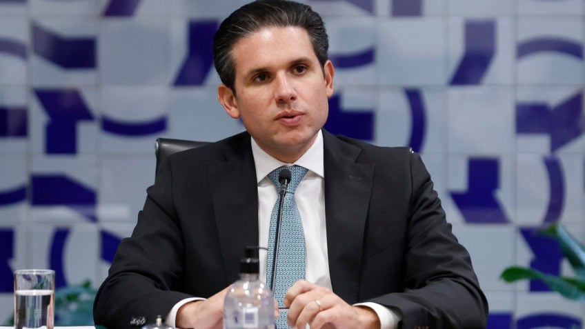 Hugo Motta promete votar PL Antifacção até novembro