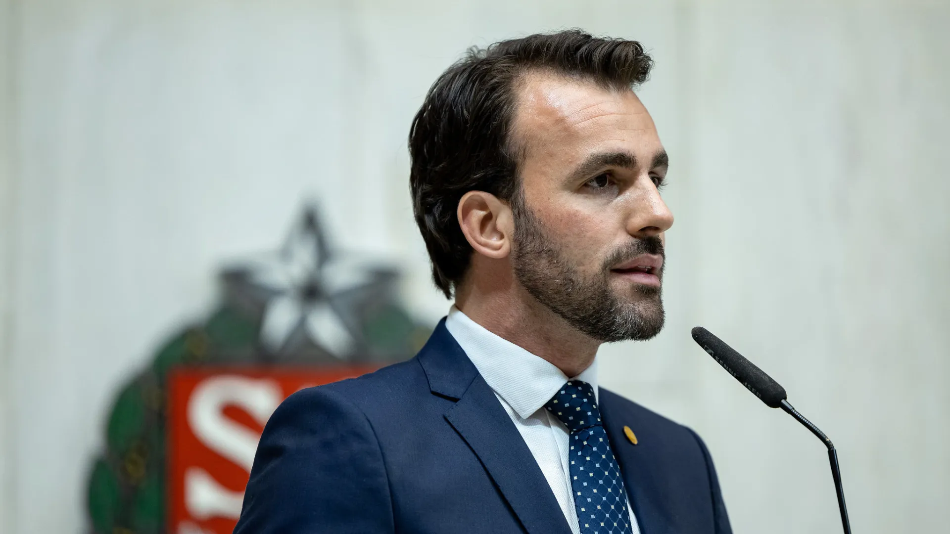 Promotoria denuncia Lucas Bove e pede prisão por descumprir medidas protetivas