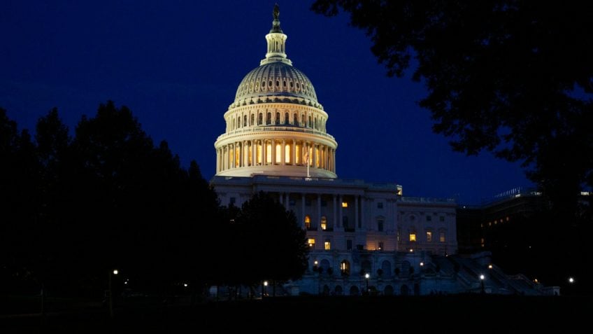 EUA aceita doação de US$ 130 mi para pagar militares durante shutdown