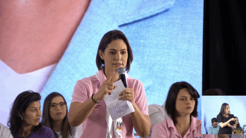 Esquerda está frequentando igrejas por "desespero", diz Michelle