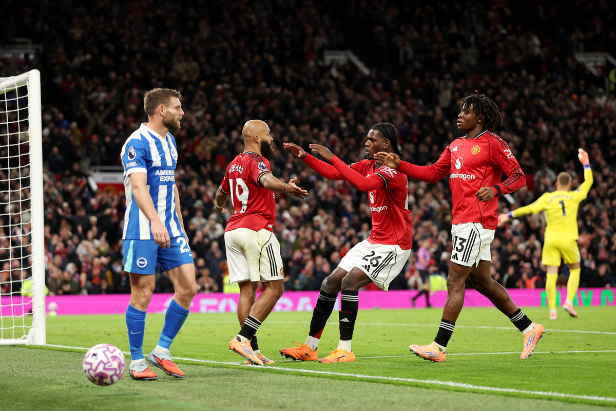 Manchester United derrota Brighton e vence a terceira partida seguida