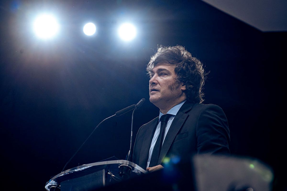 Sob pressão, Milei enfrenta eleição que definirá o futuro do governo