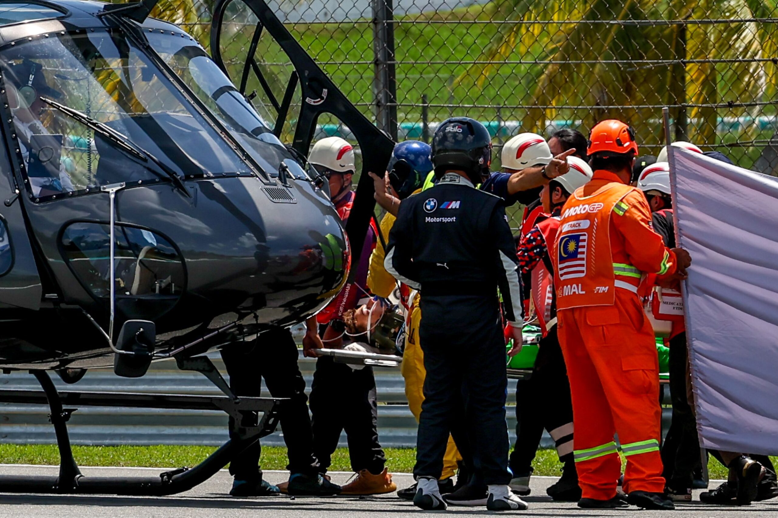 Vídeo: acidente na Moto3 da Malásia deixa pilotos gravemente feridos
