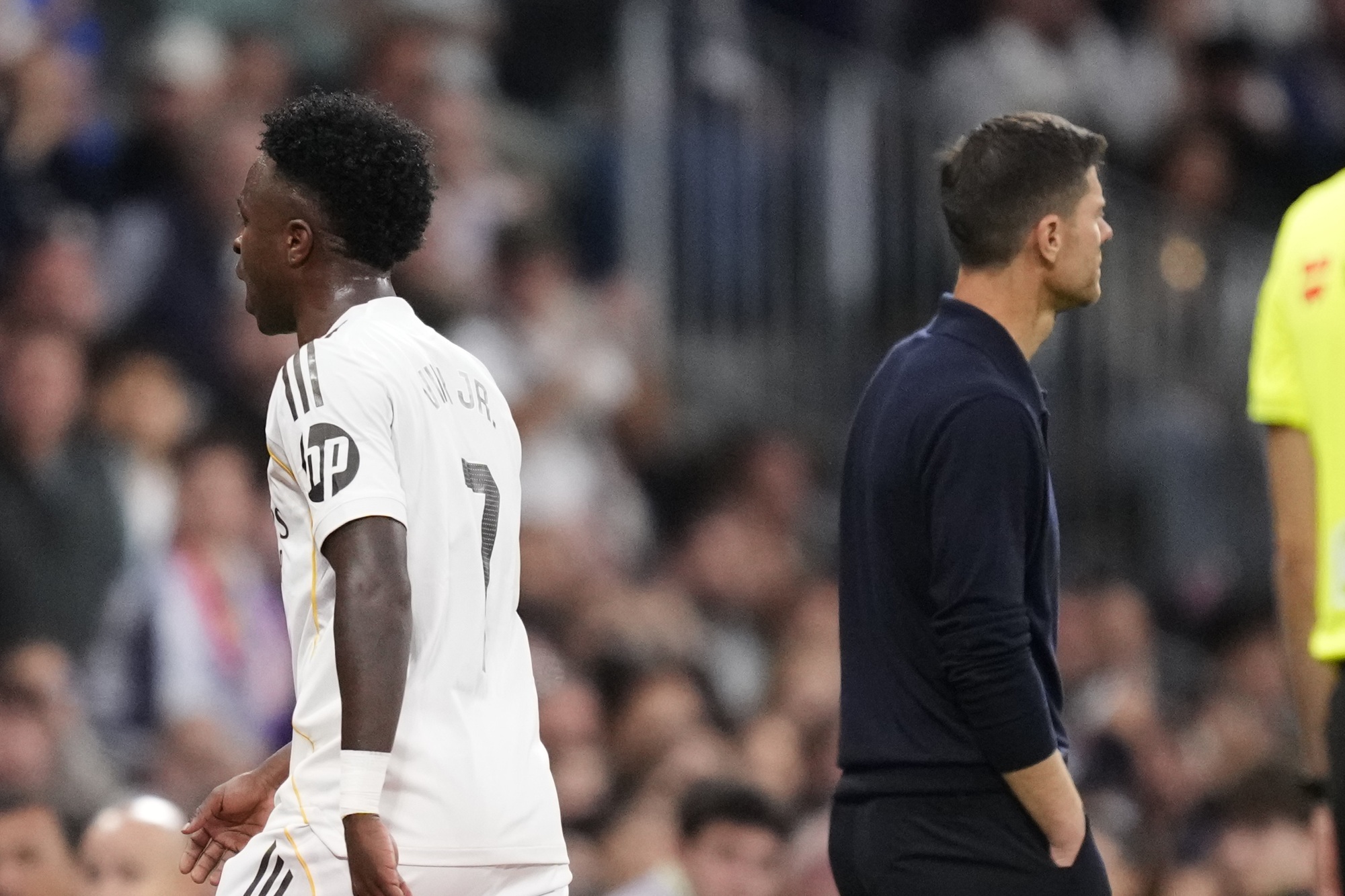 Xabi Alonso reage após fúria de Vini Jr.: “Vamos conversar”