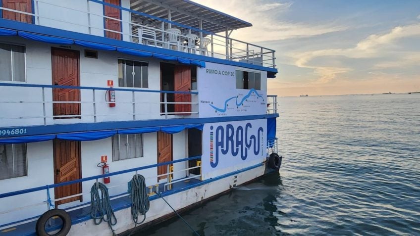 Cientistas franceses vão de barco de Manaus a Belém