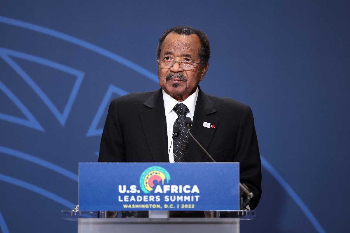 Aos 92 anos, Paul Biya, presidente de Camarões, é reeleito pela 8ª vez