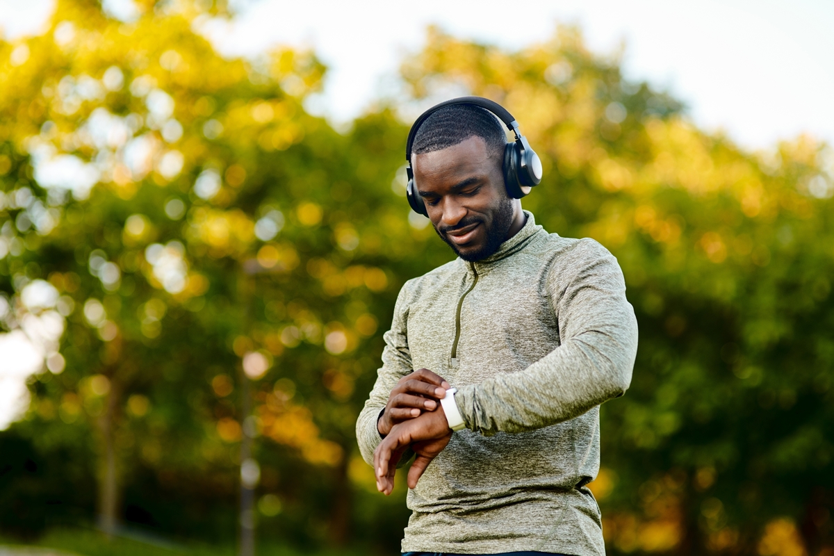 Vale mais fazer várias caminhadas curtas ou um trajeto longo?