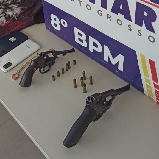 Homem é preso e adolescente apreendido pela PM após roubo à residência em Alta Floresta