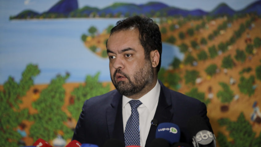 Governo Lula negou 3 pedidos de ajuda às Forças Armadas, diz Castro