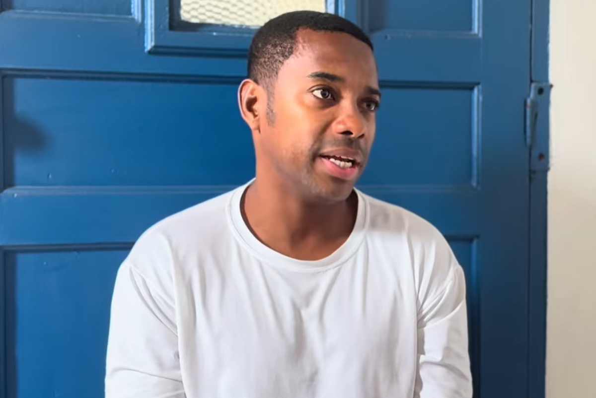 Robinho nega privilégios e detalha rotina no presídio de Tremembé