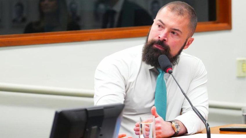 Deputados do Psol e PL batem boca por operação no Rio