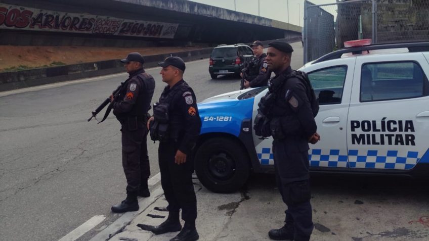 Rio está sem vias obstruídas após operação mais letal da história