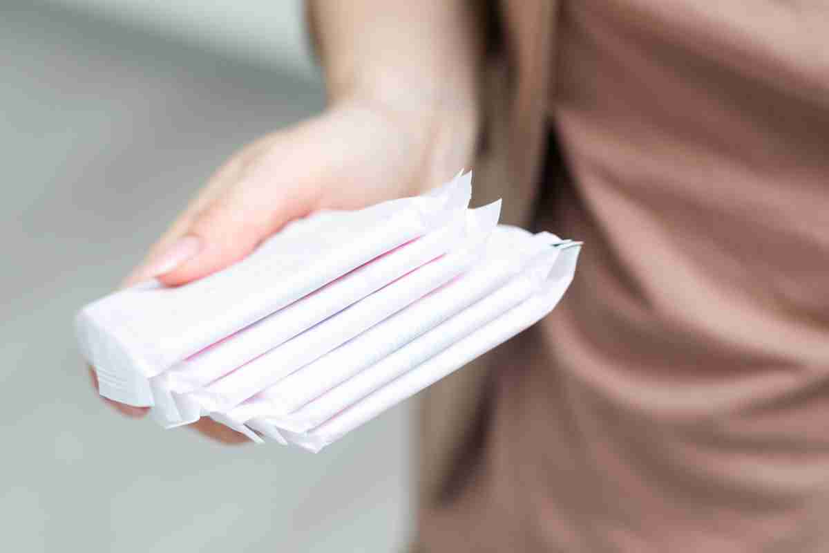 Saiba como conseguir autorização para retirar absorventes gratuitos