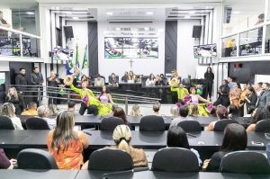 Servidores da Câmara de Cuiabá recebem homenagem em sessão solene ao Dia do Servidor Público