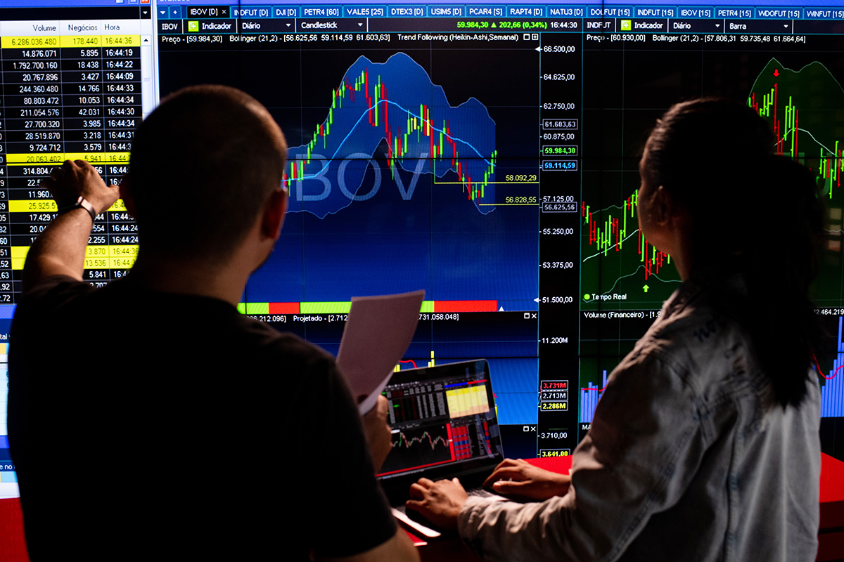 Euforia no mercado: Bolsa quebra novo recorde e dólar fica estável