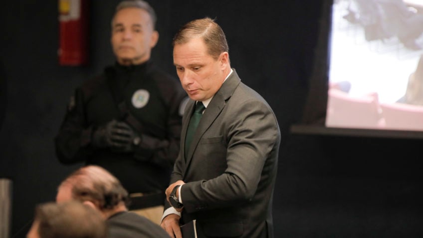 Moraes manda retirar tornozeleira e iniciar pena de Mauro Cid