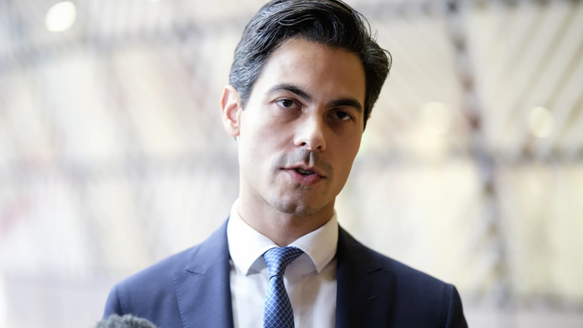 Holanda pode ter premiê gay pela 1ª vez após disputa apertada contra ultradireita