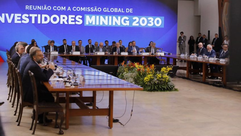 Lula se reúne com investidores e discute minerais críticos