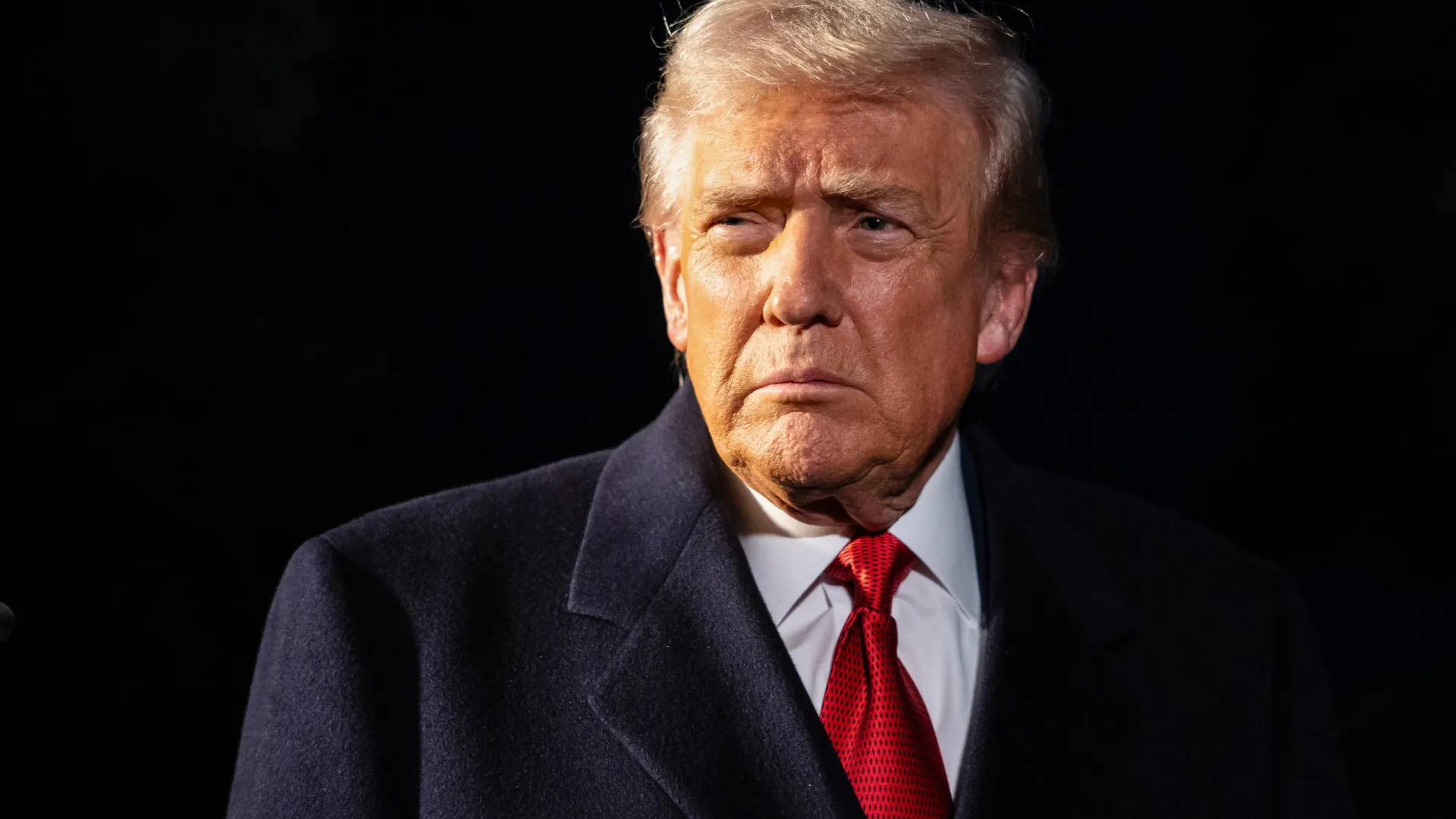 Trump diz ter falado com Xi sobre trabalho conjunto para 'resolver' guerra da Ucrânia