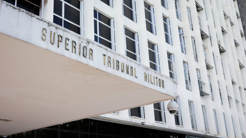 Ministro critica presidente do STM por pedir perdão por ditadura