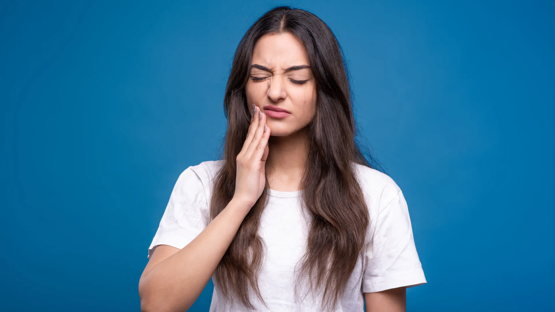 Dor de dente? Veja 5 truques caseiros que ajudam a aliviar o incômodo