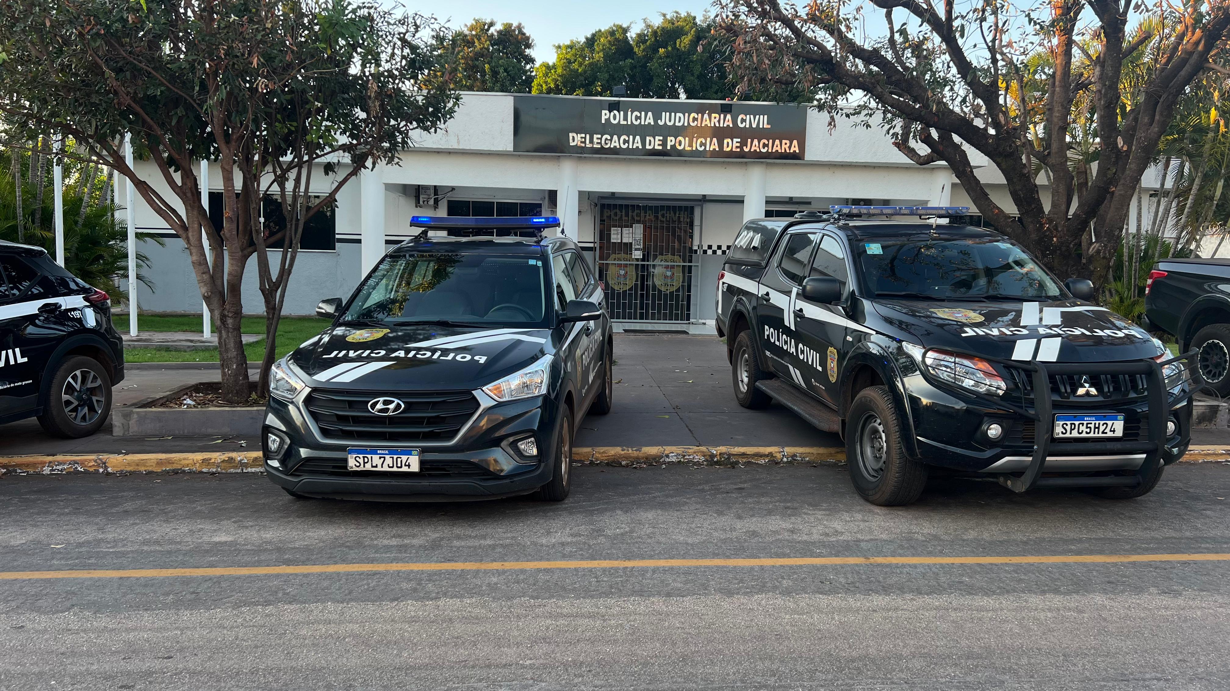 Polícia Civil prende idosa por furtar bolsa dentro de supermercado em Jaciara