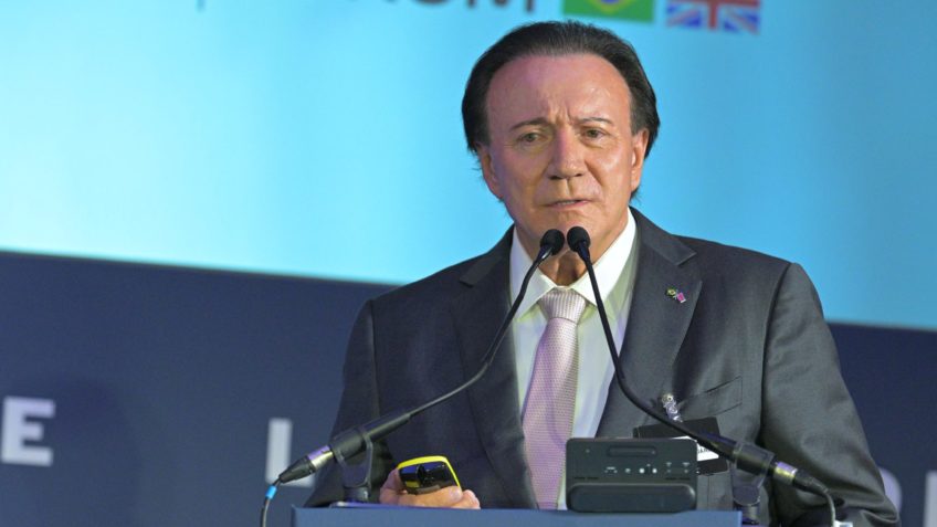 Trump recebeu “conversa distorcida” sobre Brasil, diz Júnior Friboi