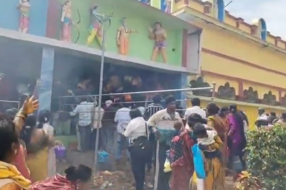 Tumulto em templo na Índia deixa 9 mortos e dezenas de feridos. Vídeo