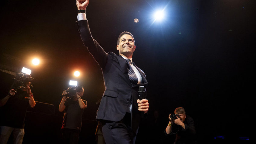 Holanda: partido de centro vence eleições, mas não forma maioria