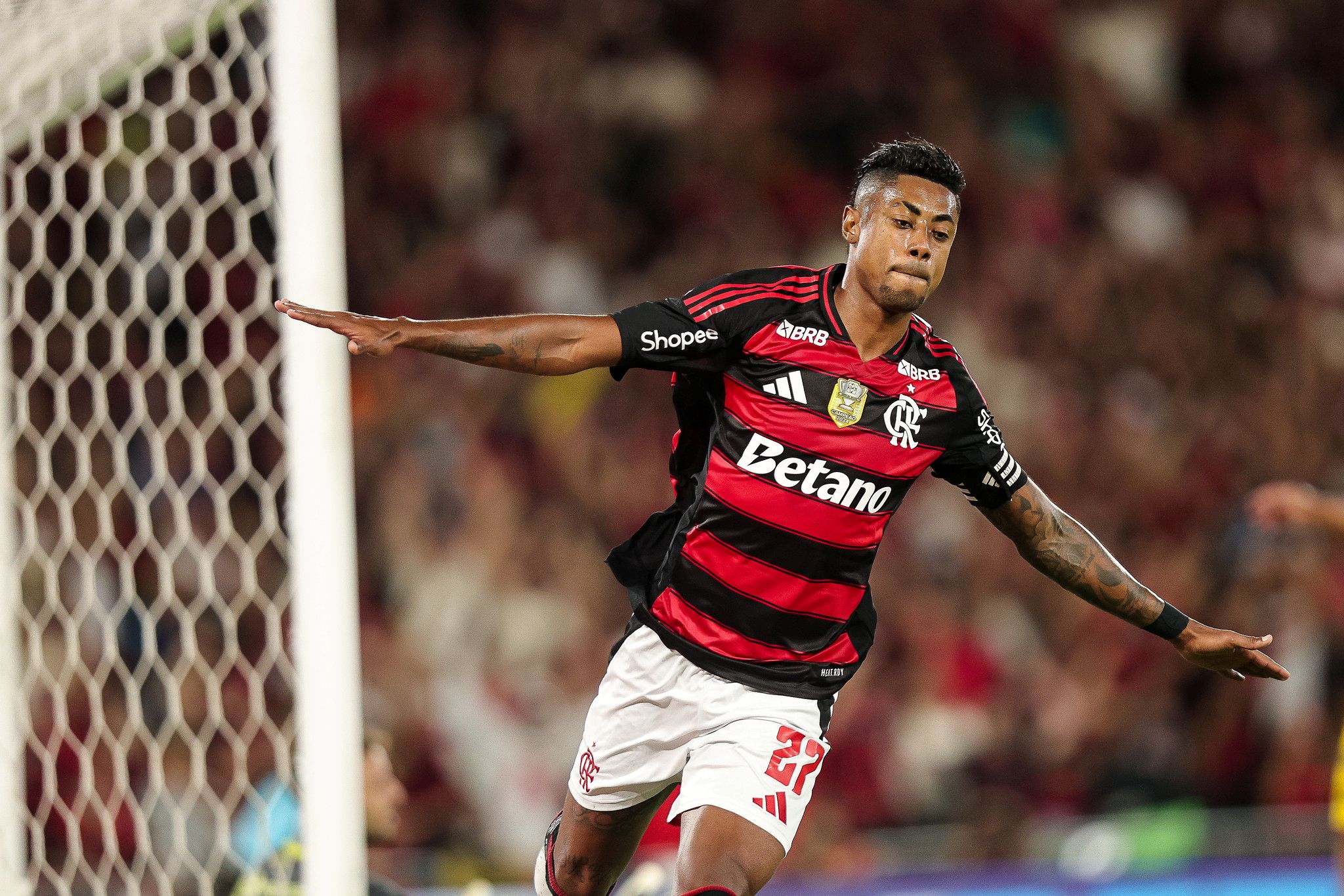 Após dois meses sem gols, Bruno Henrique volta a marcar pelo Flamengo