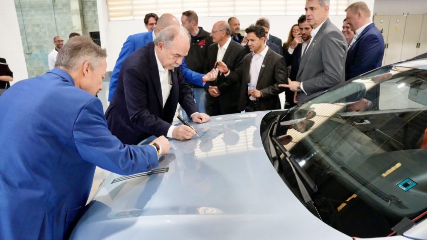 BNDES aprova de R$ 2,3 bi para carros híbridos da Volkswagen