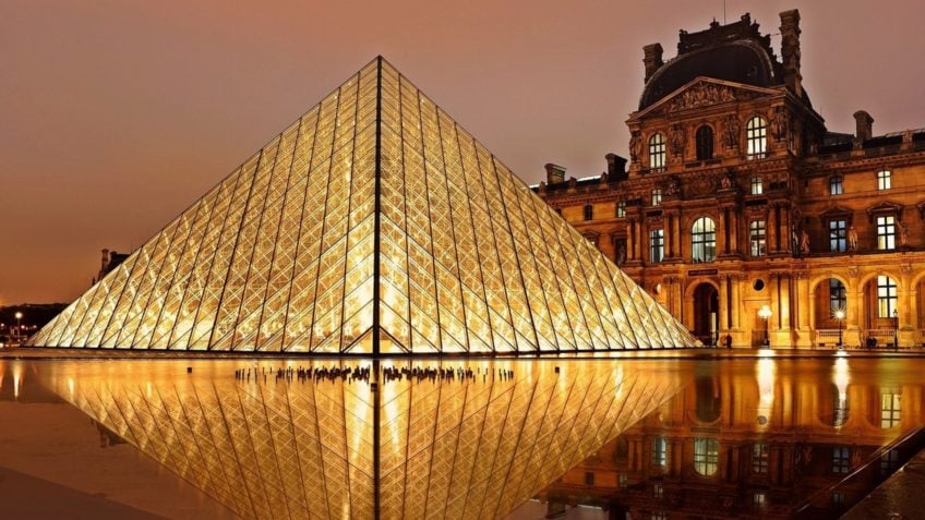 França prende mais 2 suspeitos por furto de joias no Louvre