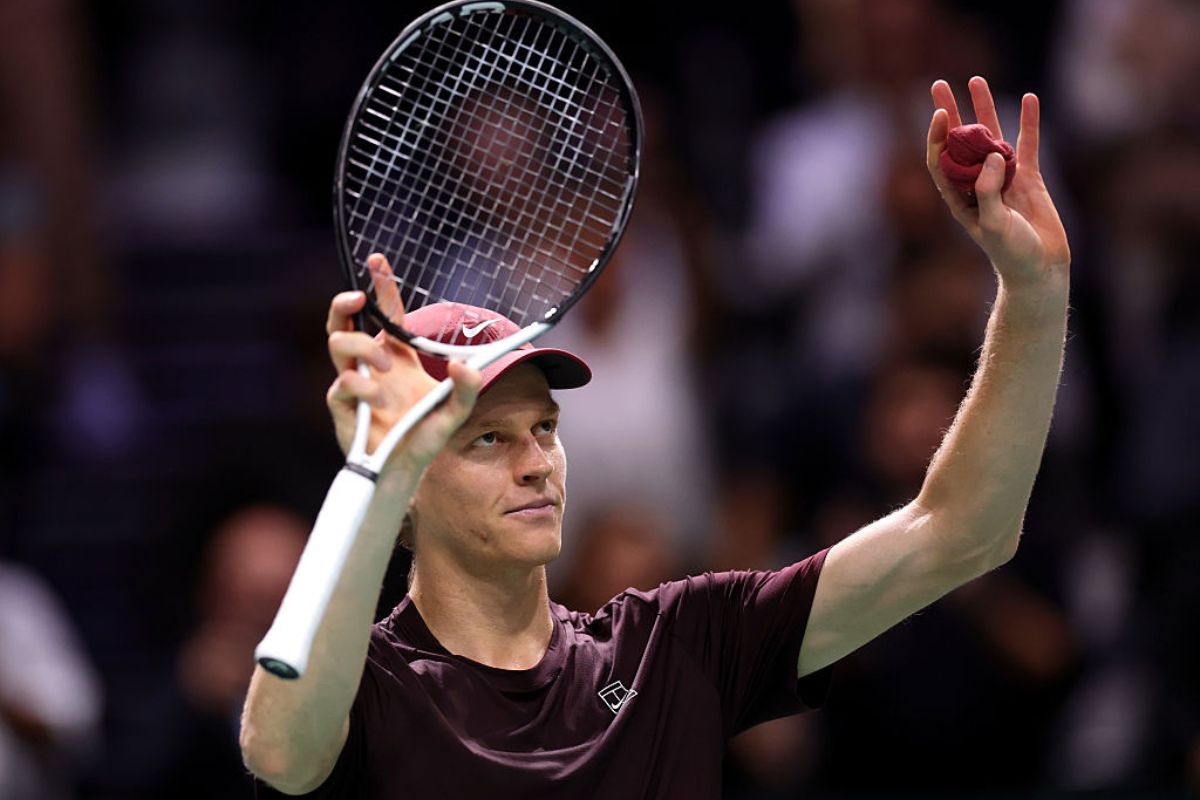 Em Paris, Sinner vence Masters 1000 e assume topo do ranking mundial