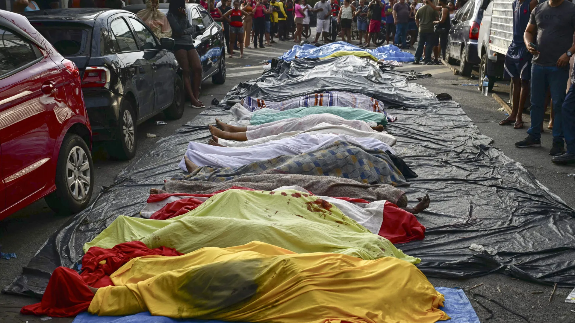 Polícia divulga nome de 115 suspeitos mortos em operação contra o Comando Vermelho no Rio