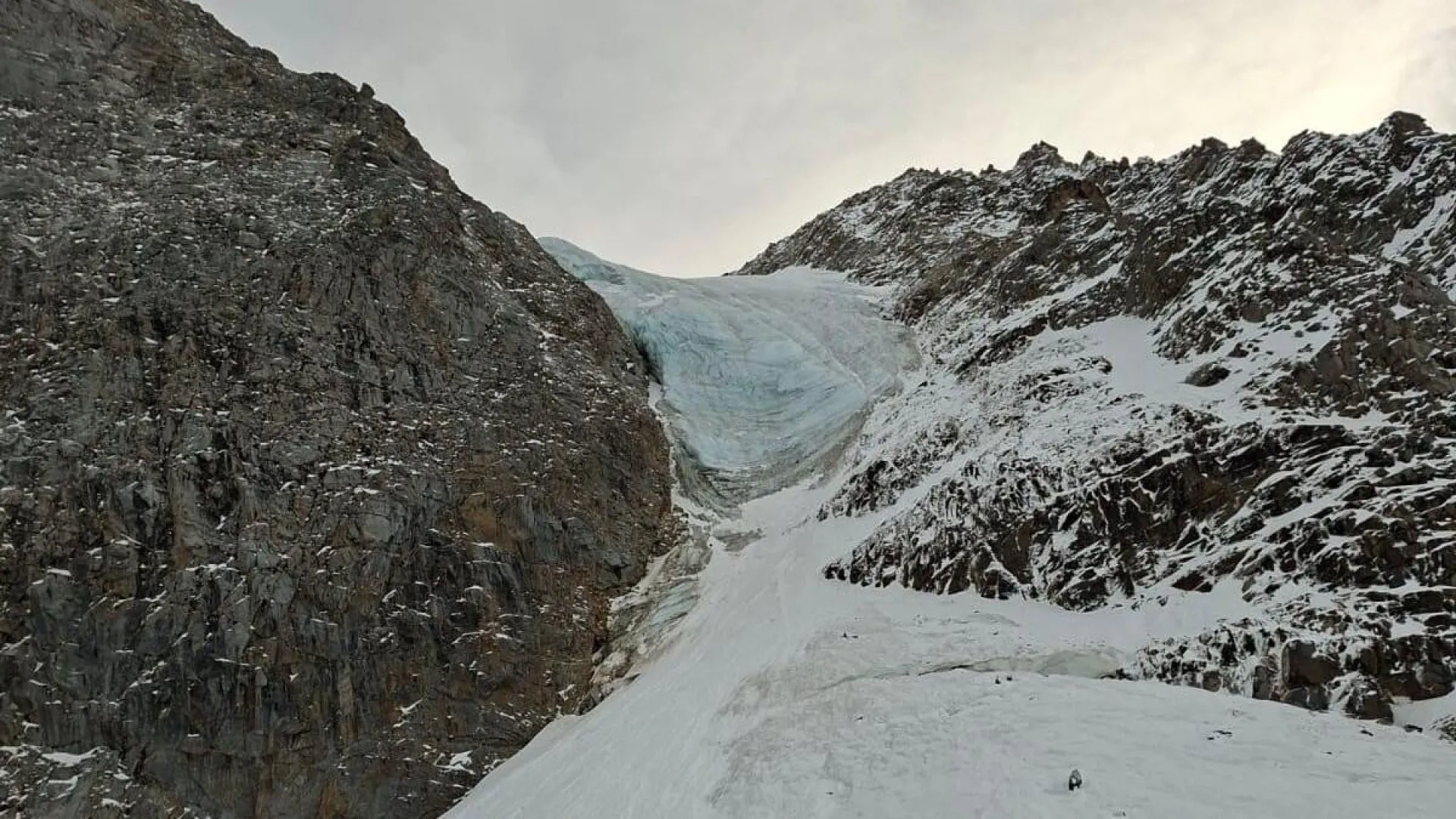 Itália: avalanche mata 5 alpinistas, incluindo pai e filha adolescente