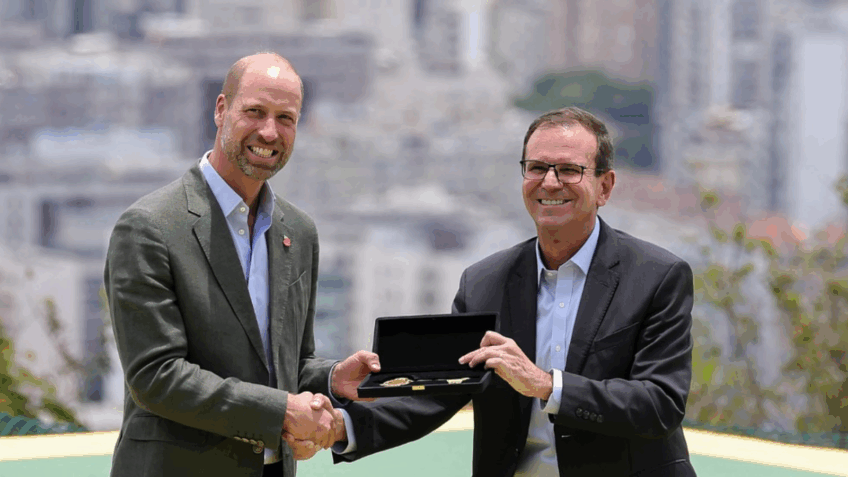 Príncipe William recebe chave do Rio em 1ª visita ao Brasil