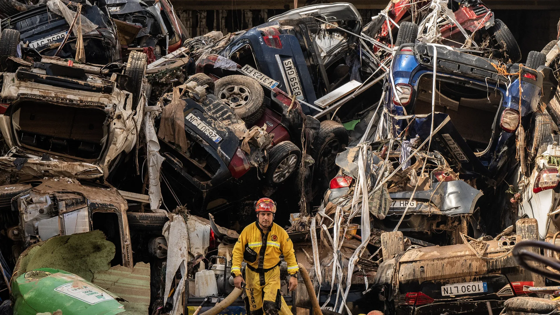 Governador de Valência renuncia um ano após enchente com 229 mortes