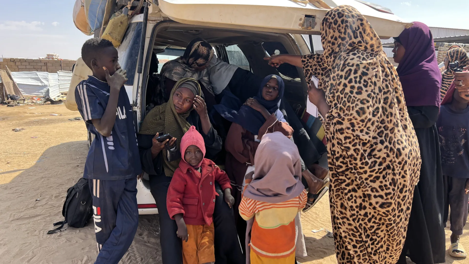 Atrocidades cometidas no Sudão podem ser crimes de guerra, diz procurador do TPI