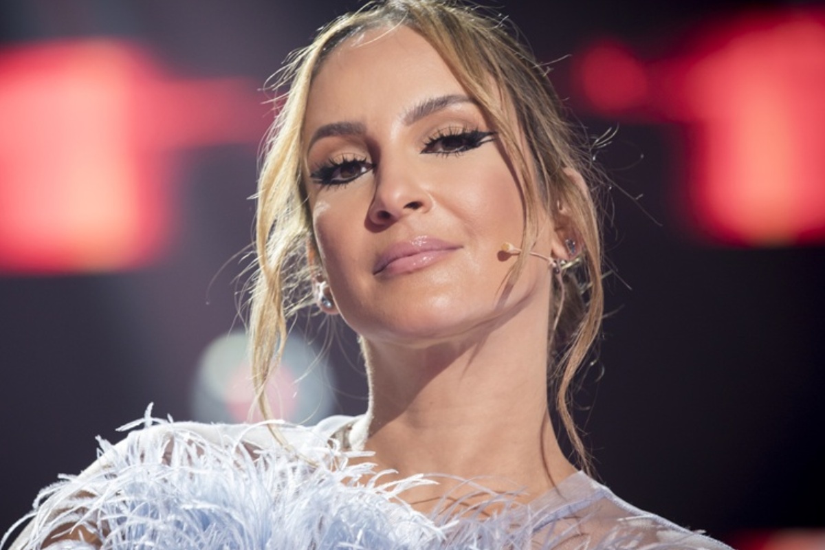 Claudia Leitte toma atitude 1 ano após acusação de racismo religioso
