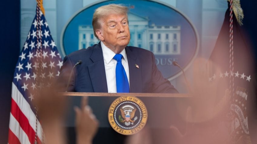 Trump ameaça cortar verbas de Nova York se democrata vencer a eleição