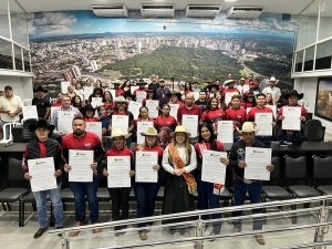 Comitiva Amigos do Rodeio é homenageada na Câmara de Cuiabá