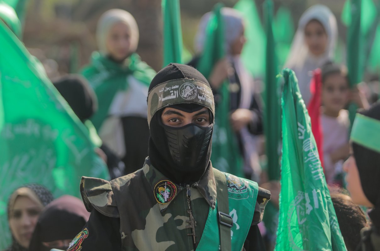 Hamas encontra corpo de soldado israelense e promete entregá-lo
