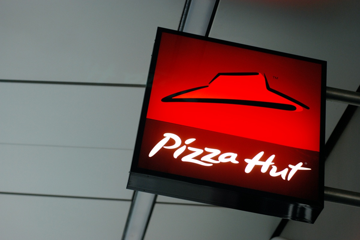 Dona da marca Pizza Hut estuda possibilidade de vender a rede nos EUA