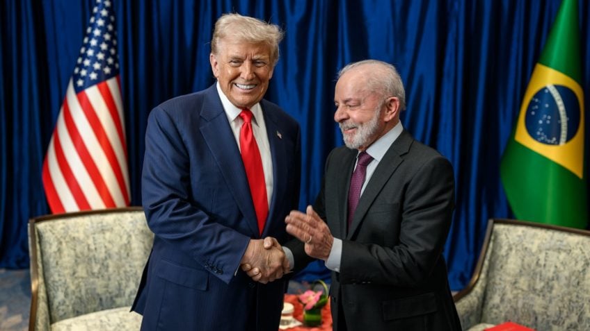 Lula diz que voltará a ligar para Trump se negociações não avançarem