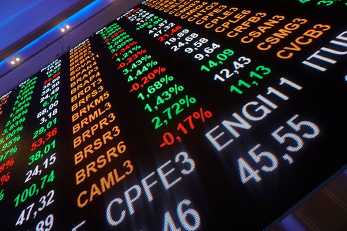 Bolsa bate 7º recorde seguido, mesmo com aversão global a risco