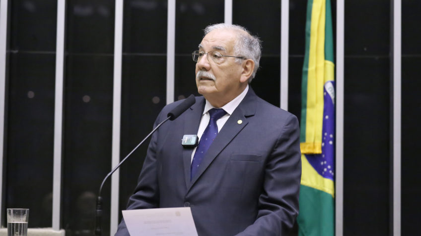 Comissão aprova PL que responsabiliza clubes por danos de torcidas